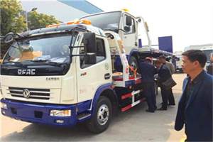 邗江汽车道路救援拖车价格